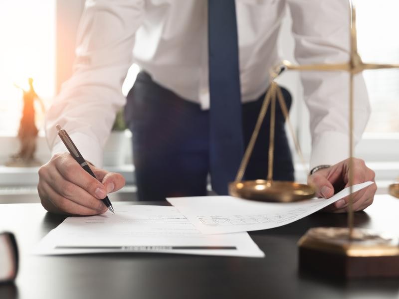 Desvelando as Barreiras Jurídicas: A Limitação de Tratamento da Síndrome de Burnout pelos Planos de Saúde