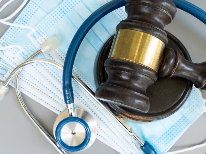 "Desvendando a Luta pelos Direitos Médicos: Superando a Negativa de Tratamento da Síndrome de Moebius"