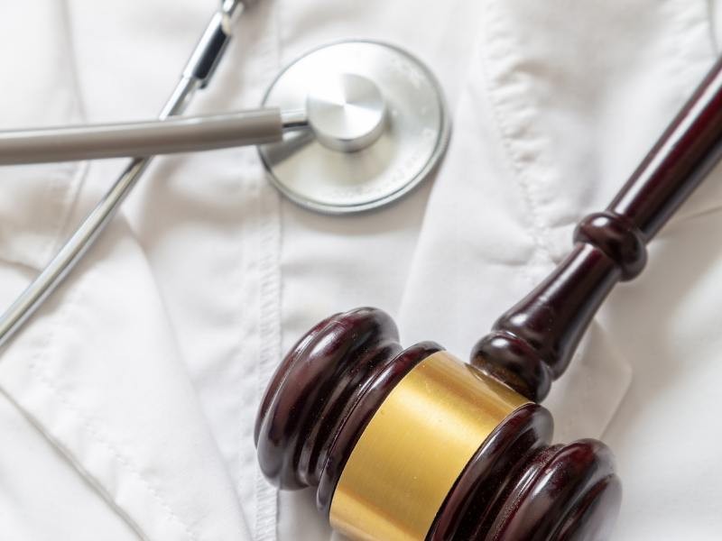 Erro Hospitalar e Perda de Perna: Quando a Negligência Médica Compromete a Integridade Física do Paciente