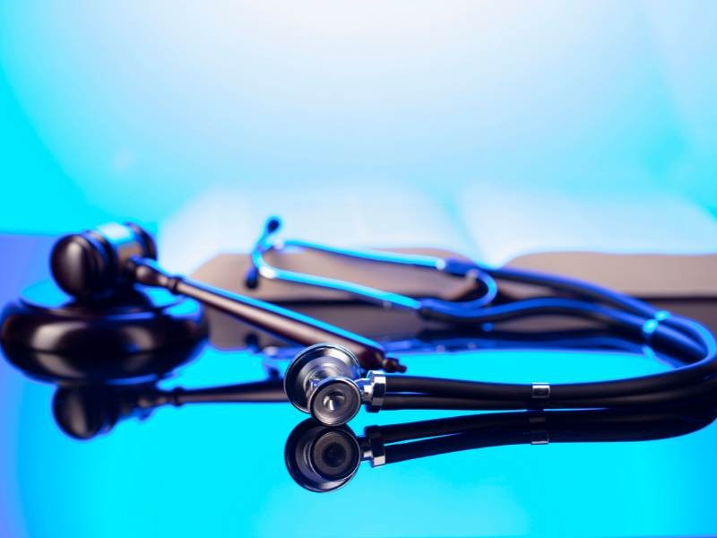 Além das Barreiras: Uma Análise Jurídica sobre a Limitação de Tratamento da Doença Úlcera Duodenal pelos Planos de Saúde"
