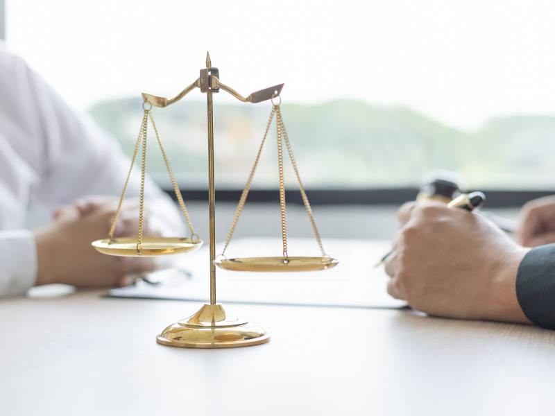 "Desvendando os Limites da Justiça na Síndrome de Caplan: Um Olhar Jurídico sobre Restrições de Tratamento por Planos de Saúde"