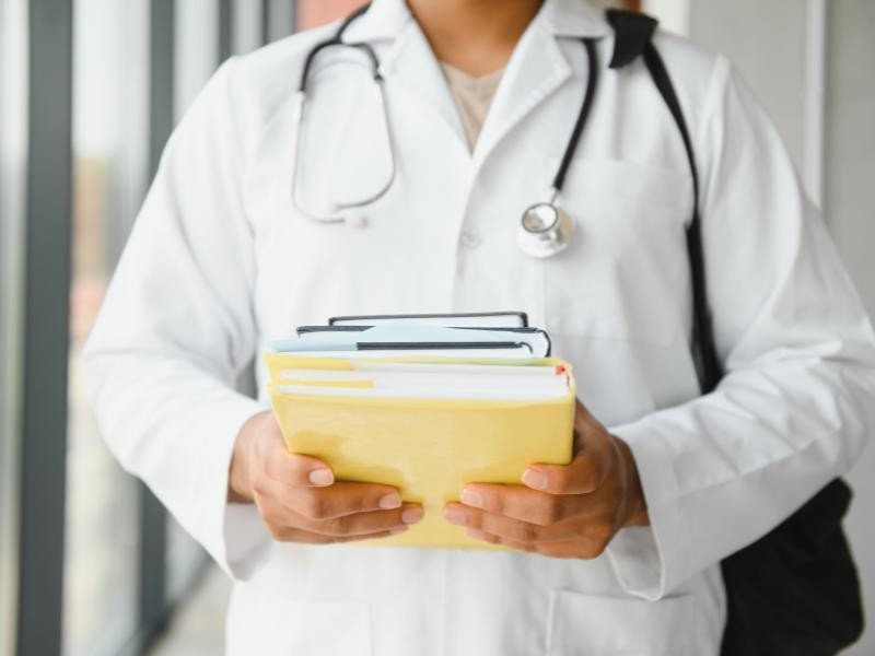 Qual é a Justiça Competente para Processar e Julgar uma Ação de Fornecimento de Medicamentos?